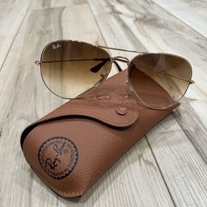 Mens Ray-ban sunglasses.